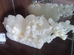 双海石材制品加工厂批发供应石材幕墙,别墅内外精装,翡翠赌石,玉石成品零售批发