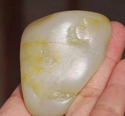 全面解析:如何鉴别和田玉青海料的真伪,解答用户关于真假识别的疑问